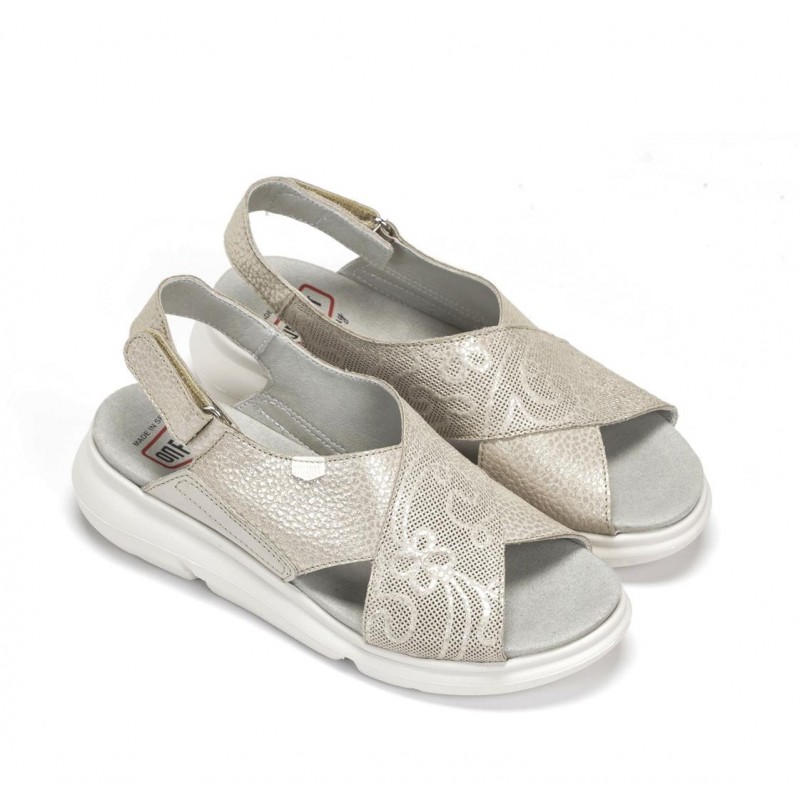 Compra Bora sandal in metallic leather with adjustable hook & loop fastener online
